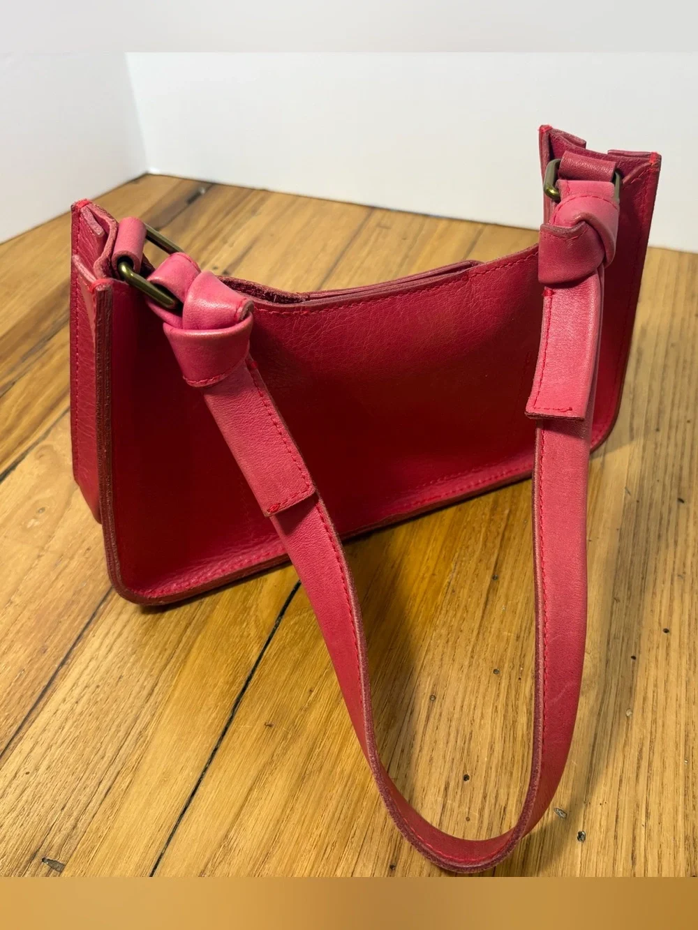 MADEWELL || Sydney Small Leather Hobo Bag in Rosy Hibiscus Pink. Knotted handle.